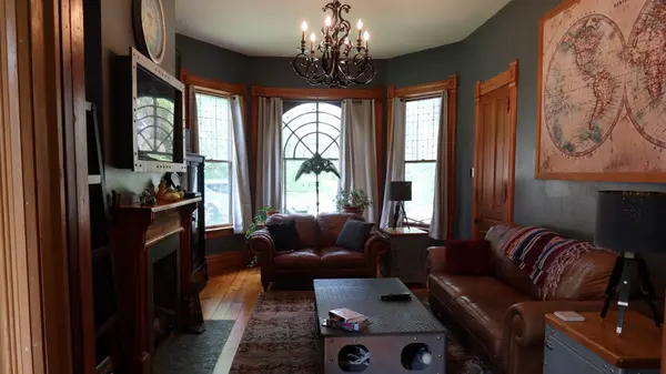 509 Singer AVE, Lemont, IL 60439