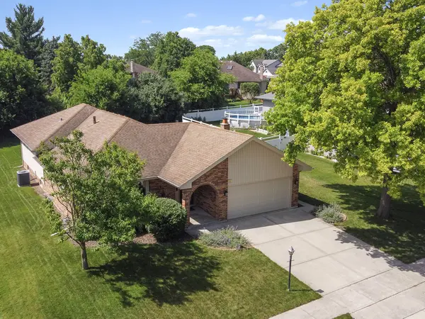 5327 Forest TRL, Oak Forest, IL 60452