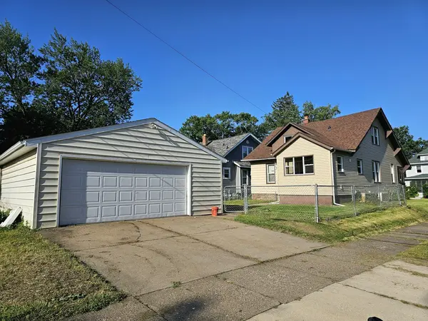 1701 28th ST, Rock Island, IL 61201