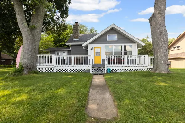 1501 Sunnyside Beach DR, Mchenry, IL 60051