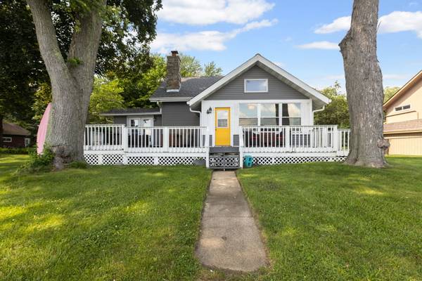 1501 Sunnyside Beach DR, Mchenry, IL 60051
