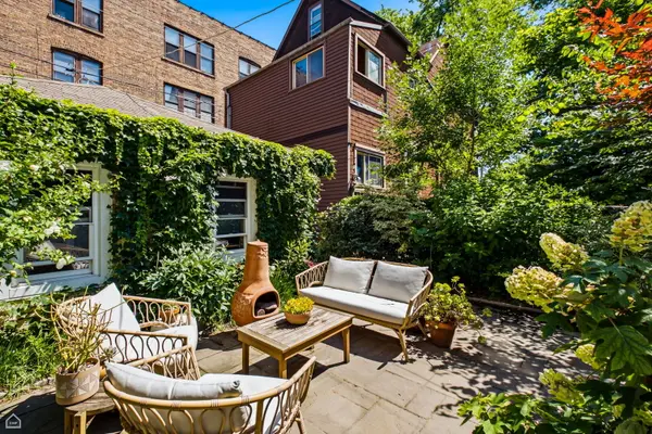 3038 W Diversey AVE, Chicago, IL 60647
