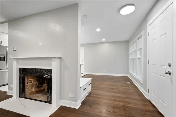 7087 N McAlpin AVE, Chicago, IL 60646