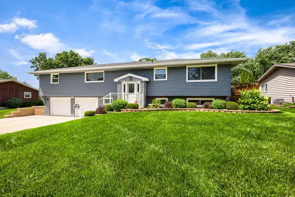 1662 Kimberly AVE, Elgin, IL 60123