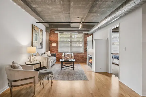 1740 N Maplewood AVE #120, Chicago, IL 60647