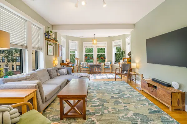 4634 N Albany AVE #2, Chicago, IL 60625