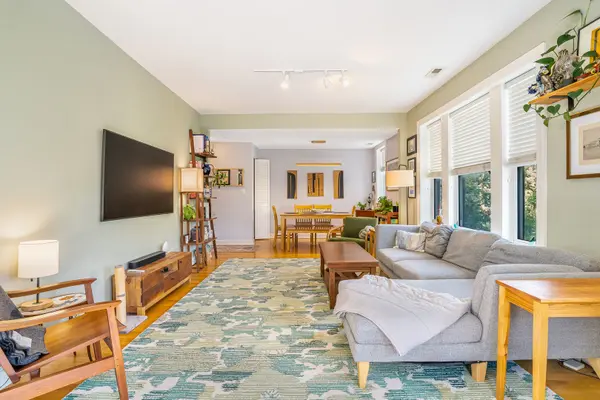 4634 N Albany AVE #2, Chicago, IL 60625