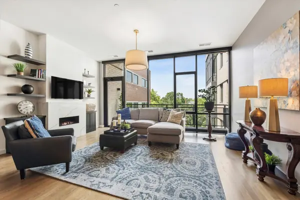 147 N Euclid AVE #406, Oak Park, IL 60302