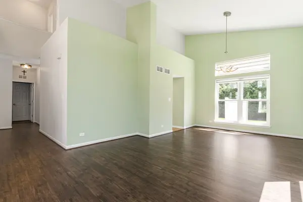 7422 Korbel DR, Gurnee, IL 60031