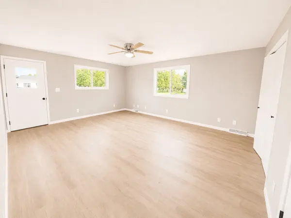 3 Chapel CT, Andover, IL 61233