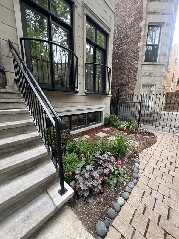 2635 W IOWA ST, Chicago, IL 60622