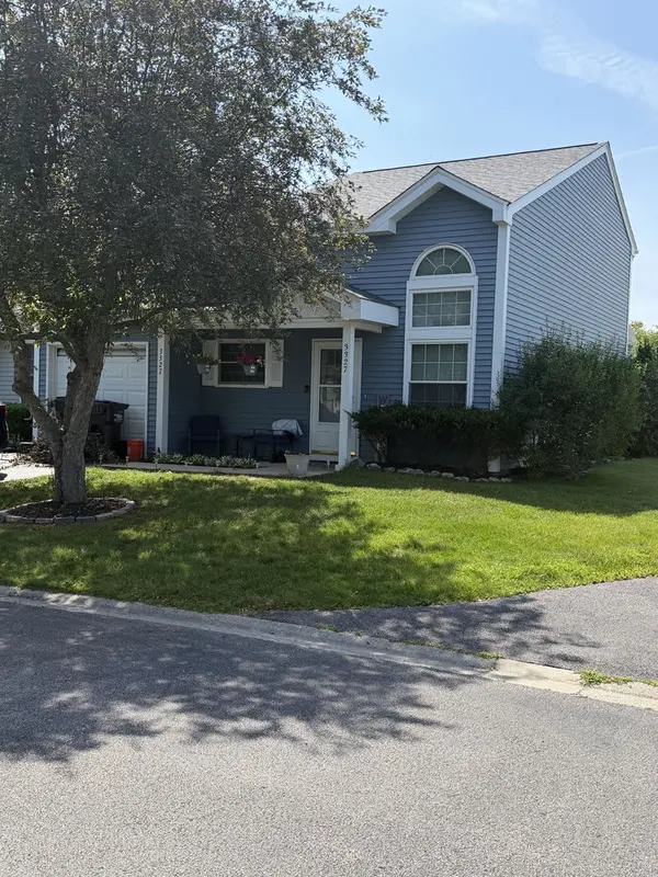 3327 Greenwich LN,  Island Lake,  IL 60042