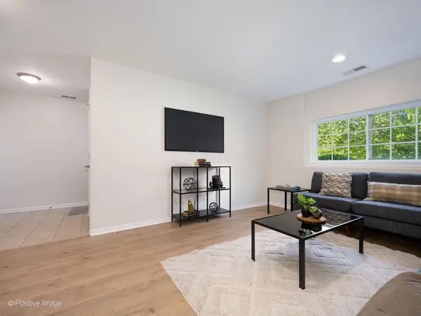 406 Concord CT, Morton Grove, IL 60053