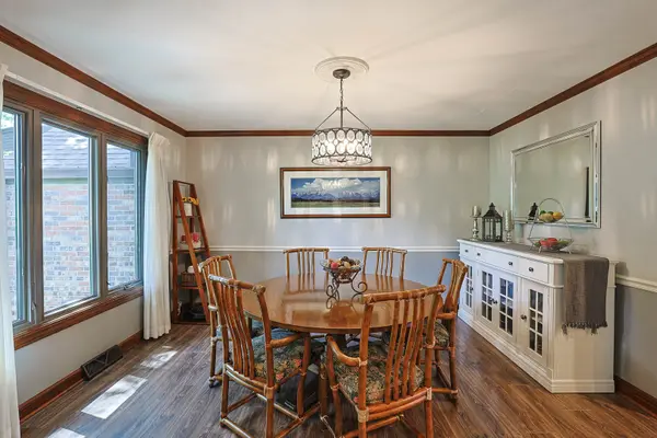 3S654 Terrace DR, North Aurora, IL 60542