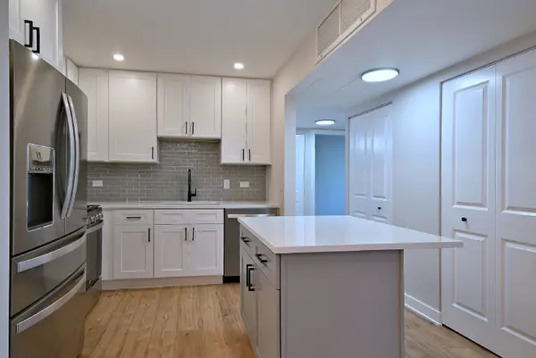 700 Wellington AVE #207, Elk Grove Village, IL 60007