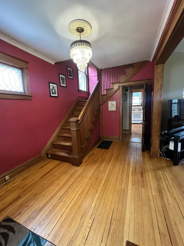 519 Palace ST, Aurora, IL 60506