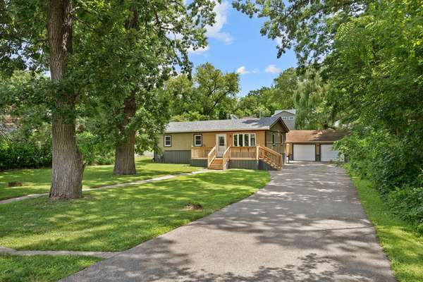 38207 N 3rd AVE, Spring Grove, IL 60081