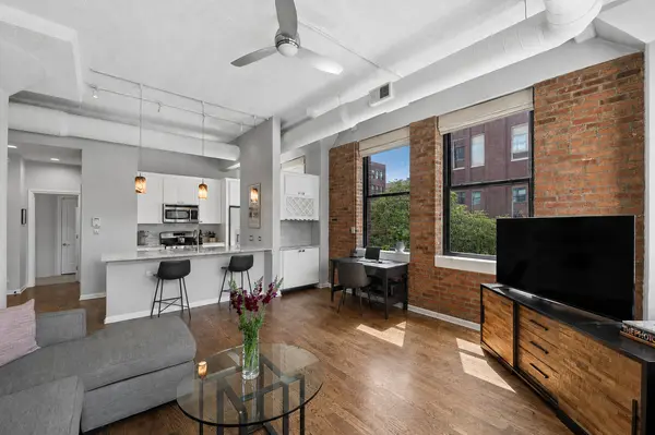 812 W Van Buren ST #2F, Chicago, IL 60607