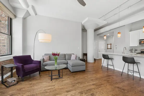 812 W Van Buren ST #2F, Chicago, IL 60607