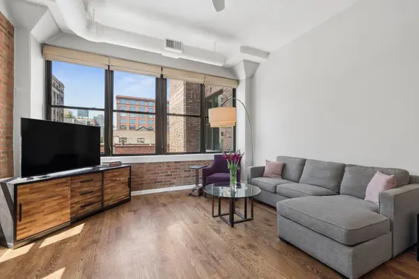 812 W Van Buren ST #2F, Chicago, IL 60607