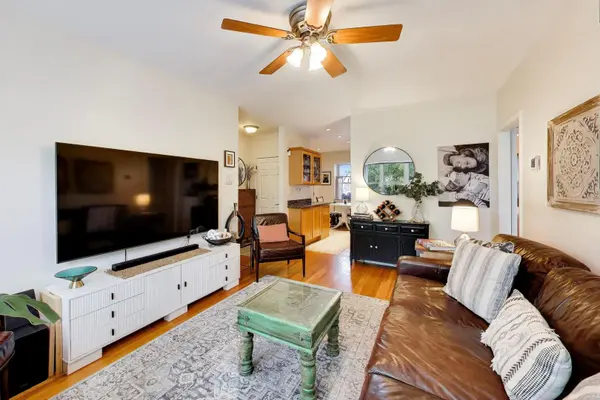 3807 N Campbell AVE #1, Chicago, IL 60618