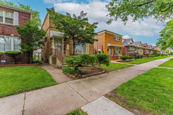 8238 S Prairie AVE, Chicago, IL 60619