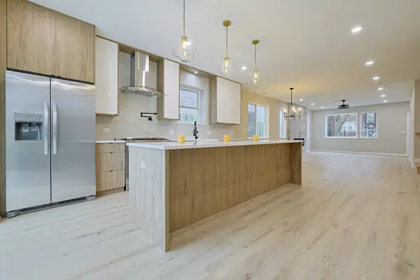 308 N Lockwood AVE, Chicago, IL 60644