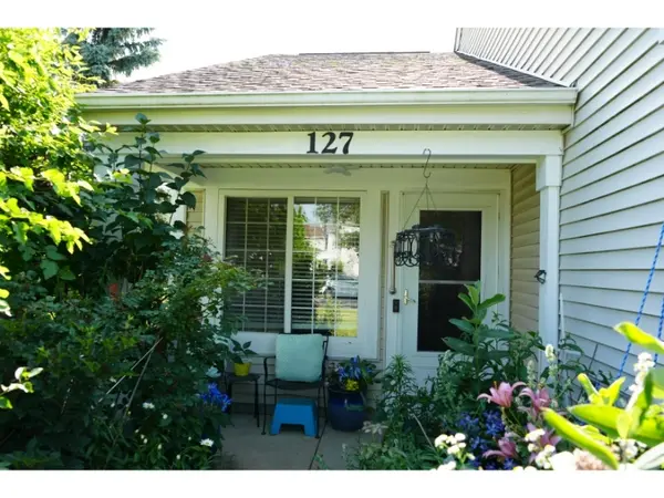 127 W AMBERlEY DR, Round Lake, IL 60073