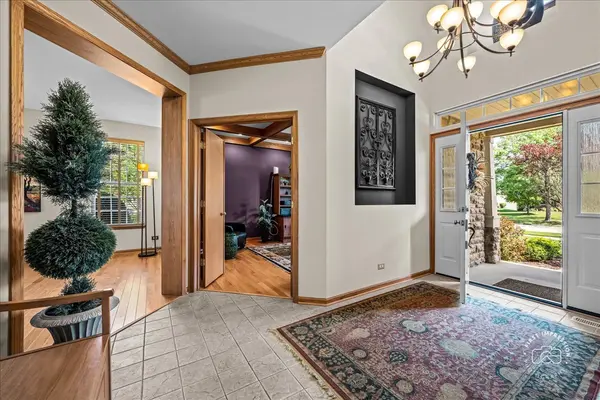 2682 Bauer RD, North Aurora, IL 60542