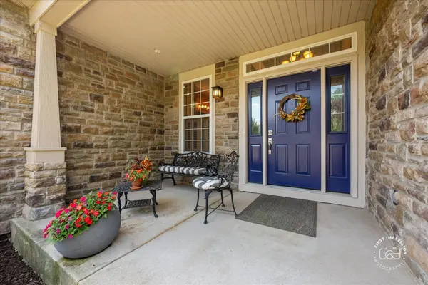 2682 Bauer RD, North Aurora, IL 60542