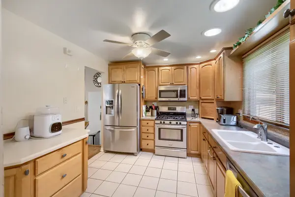 271 Hill AVE, Bartlett, IL 60103