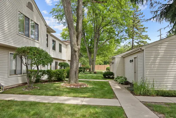 1525 Yale CT #1525, Elk Grove Village, IL 60007