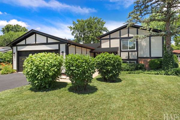 166 E Cunningham DR, Palatine, IL 60067