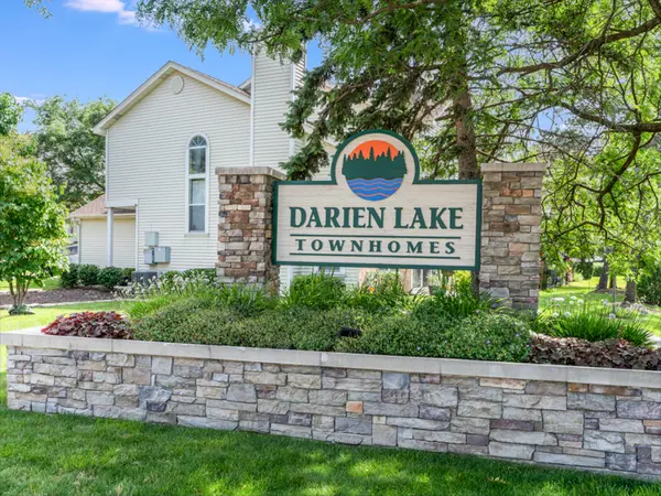 1564 Darien Lake DR, Darien, IL 60561