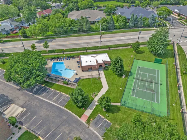1564 Darien Lake DR, Darien, IL 60561