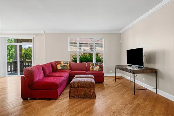 1873 N Crenshaw CIR, Vernon Hills, IL 60061