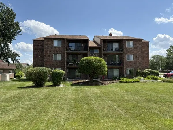 9840 W 153rd ST #1NE, Orland Park, IL 60462