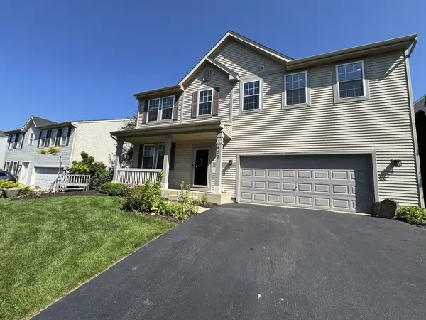 450 Montauk LN, Pingree Grove, IL 60140