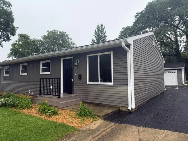 75 Cambridge LN, Glendale Heights, IL 60139