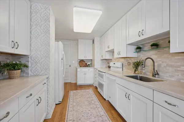 1630 Sheridan RD #4H, Wilmette, IL 60091