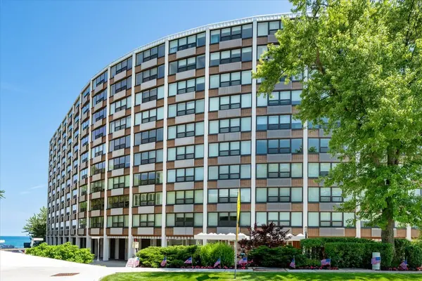 1630 Sheridan RD #4H, Wilmette, IL 60091
