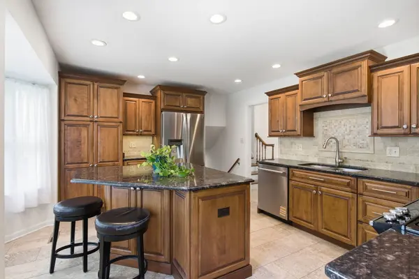 460 Trinity CT, Buffalo Grove, IL 60089