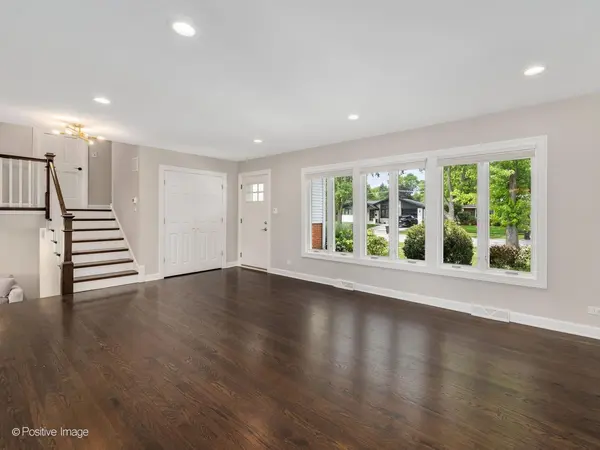 31 N Forrest AVE, Arlington Heights, IL 60004