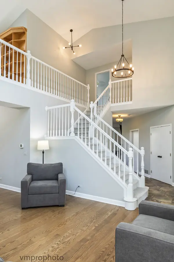 1724 Dorchester CT, Mundelein, IL 60060