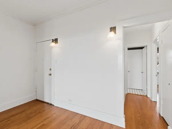 1044 W Balmoral AVE #4C, Chicago, IL 60640
