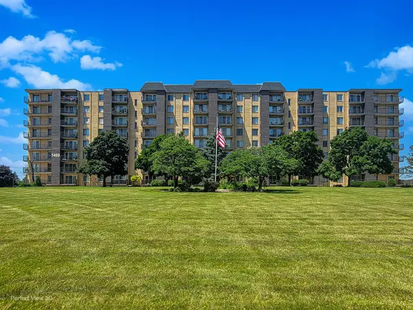 5400 Walnut AVE #406,  Downers Grove,  IL 60515