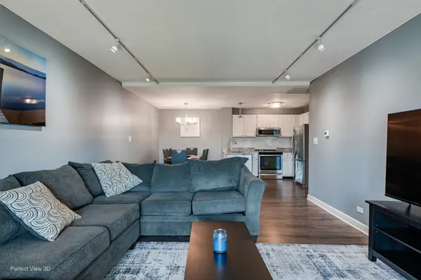 5400 Walnut AVE #406, Downers Grove, IL 60515