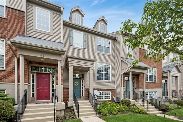 140 Station Park CIR,  Grayslake,  IL 60030