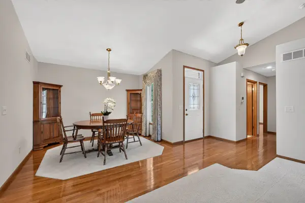 35 Madison CIR, Davenport, IA 52806