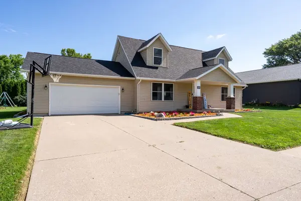 208 3rd ST, Durant, IA 52747